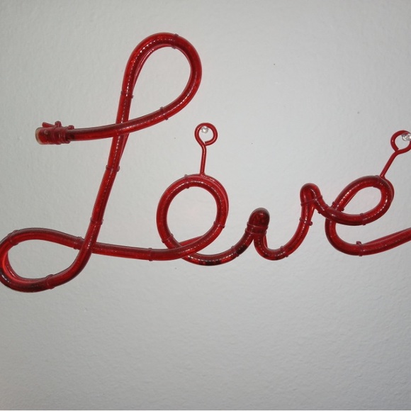 Lighted LOVE ❤️ SIGN - Picture 2 of 2